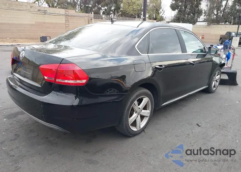 2012 Volkswagen Passat 2.5L Se z USA, uszkodzony, nr VIN 1VWBP7A37CC095307